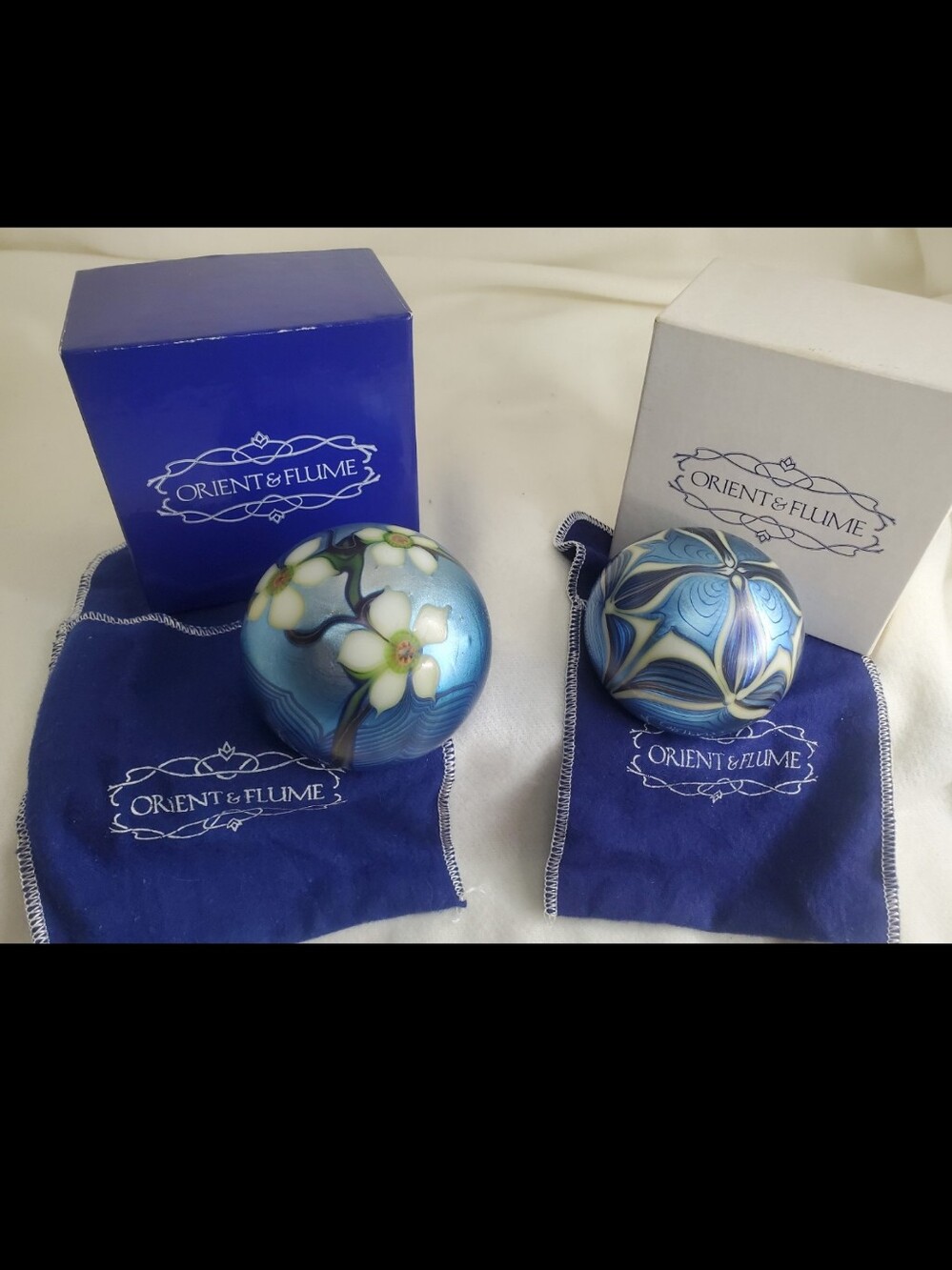 Set 1976 & 1979 Orient & Flume Art Glass Paperweights w/ Original Box, sticker